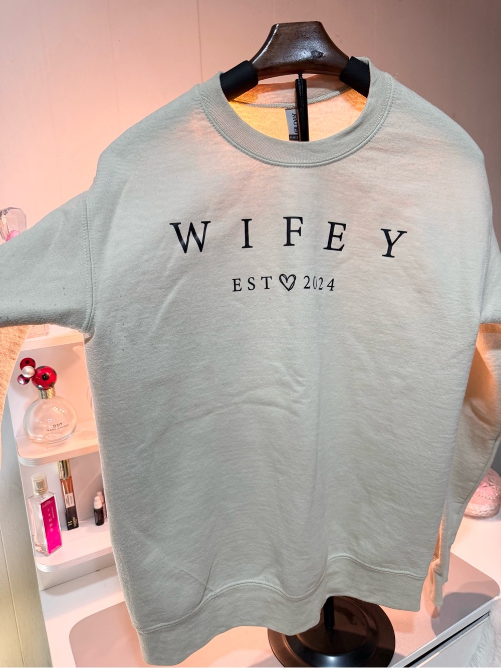 Gildan Wifey Sweatshirt in Light Cream with Black Print